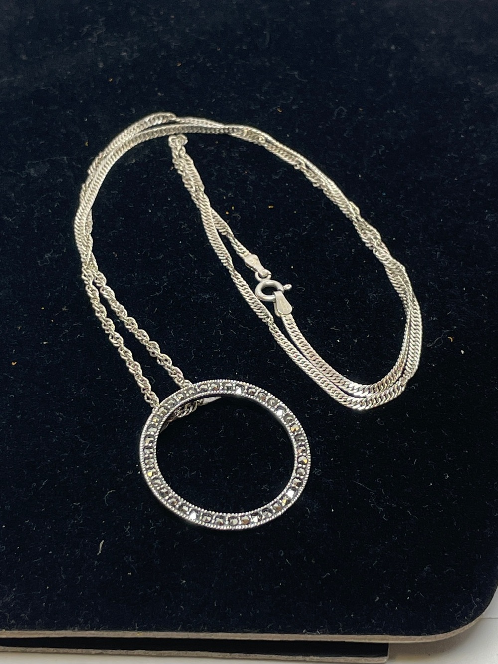 Signed 925 Sterling Silver Marcasite Open Circle Pendant Necklace 23” 8.13g